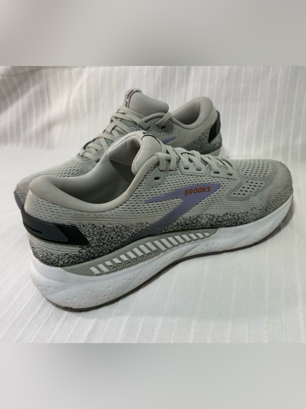 Brooks Ariel GTS 24 Women’s 11 Wide D Gray Lavender Stability Running Shoes - Picture 2 of 7